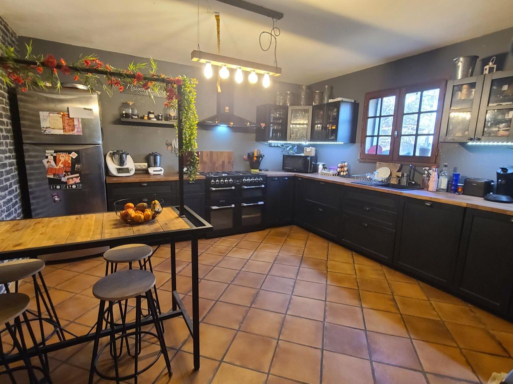 Achat maison à vendre 4 chambres 190 m² - Limogne-en-Quercy