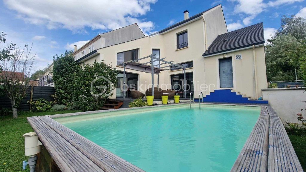 Achat maison à vendre 6 chambres 196 m² - Champs-sur-Marne