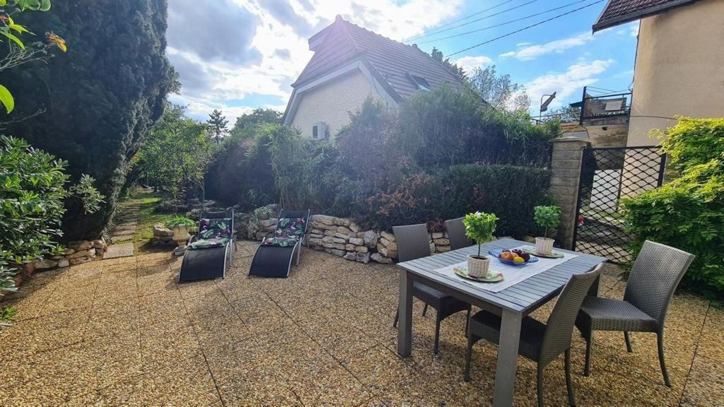 Achat maison à vendre 5 chambres 231 m² - Chalèze