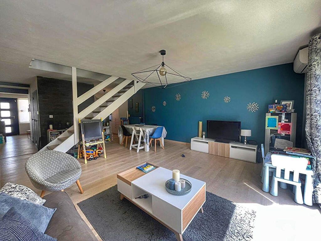 Achat maison à vendre 4 chambres 110 m² - Saint-Jean