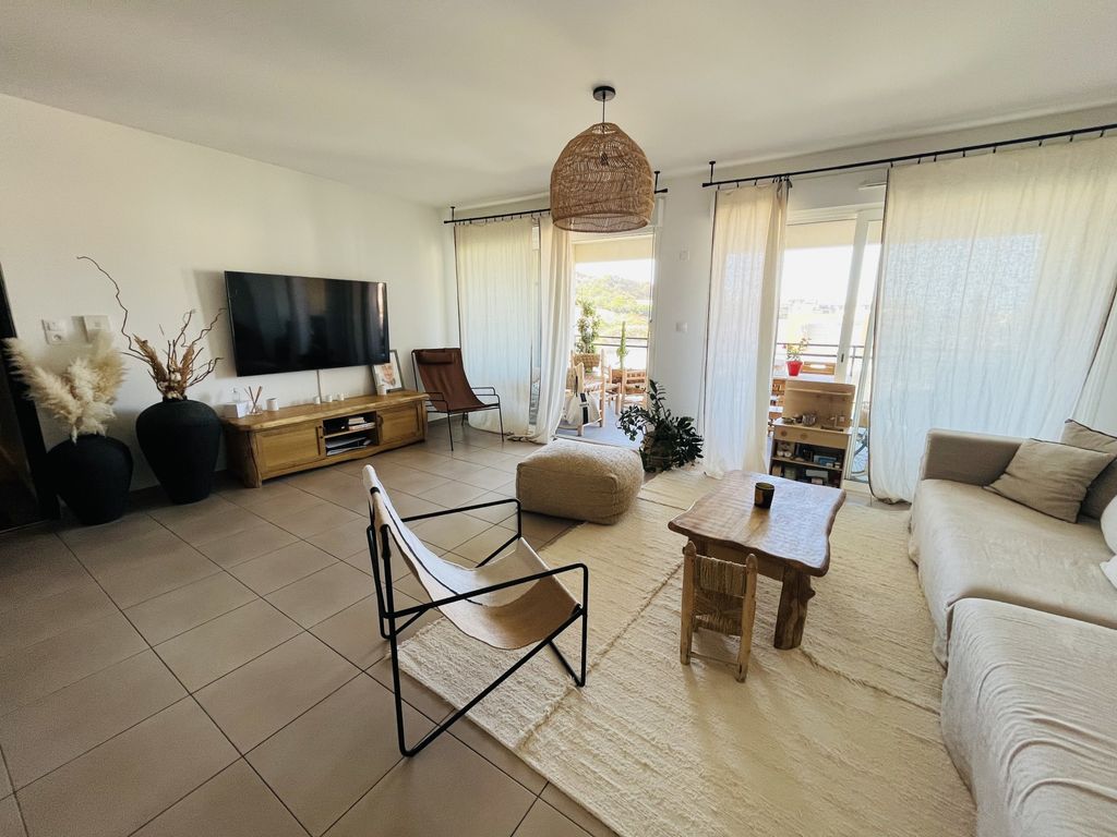 Achat appartement à vendre 3 pièces 80 m² - Arbellara