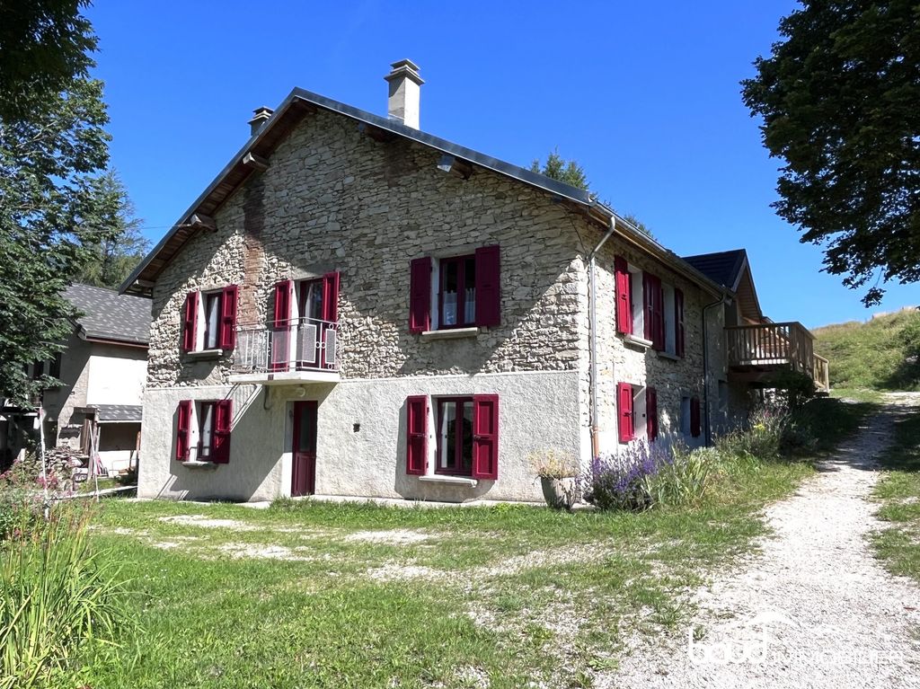 Achat maison à vendre 4 chambres 117 m² - Autrans-Méaudre-en-Vercors