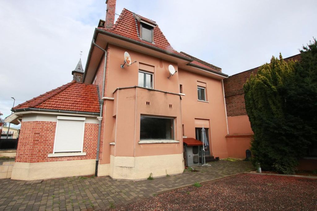 Achat maison à vendre 5 chambres 175 m² - Cambrai