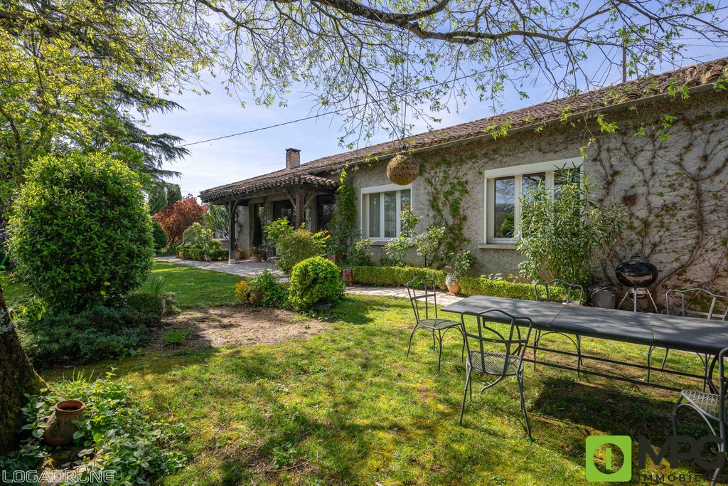 Achat maison à vendre 4 chambres 190 m² - Saint-Sylvestre-sur-Lot