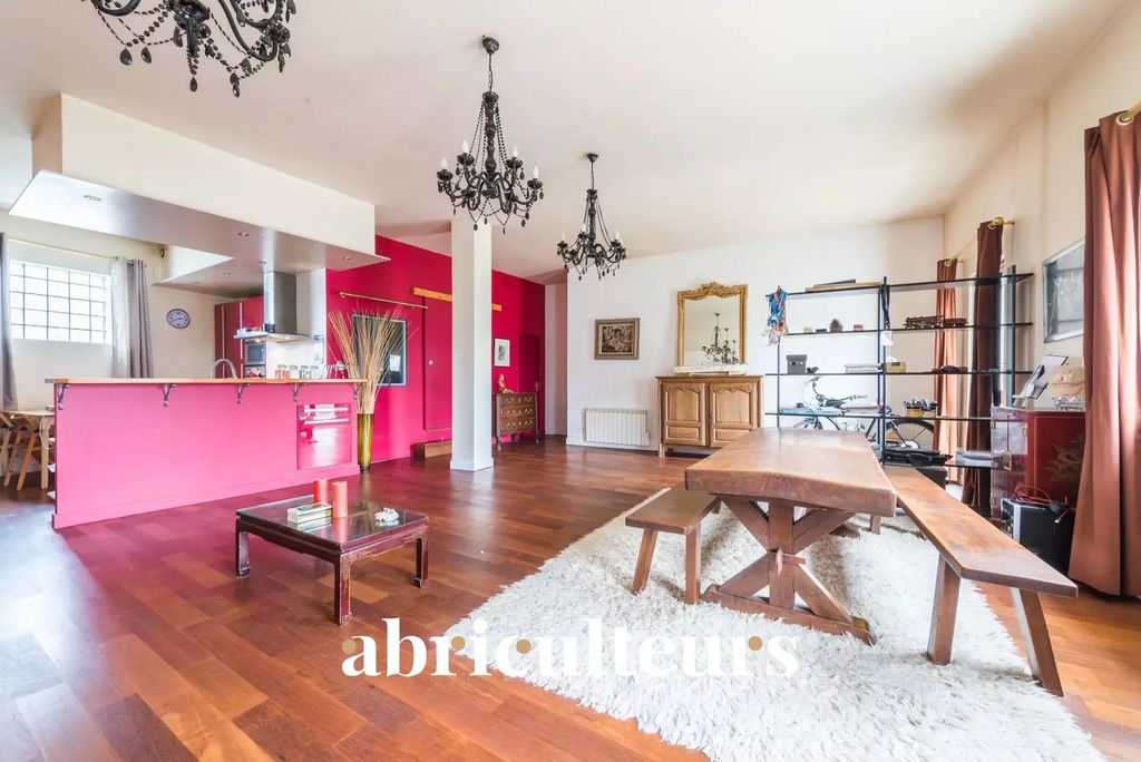 Achat loft à vendre 4 pièces 134 m² - Saint-Cyr-l'École