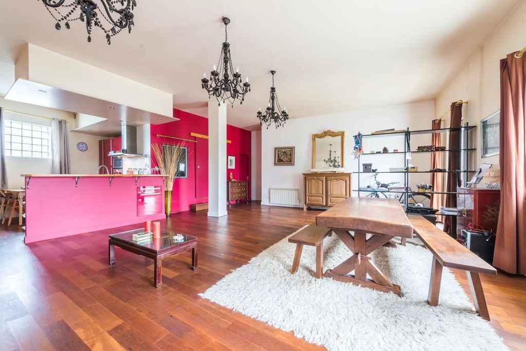 Achat loft à vendre 4 pièces 134 m² - Saint-Cyr-l'École