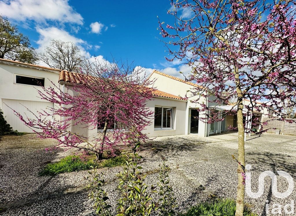 Achat maison à vendre 4 chambres 130 m² - La Roche-sur-Yon