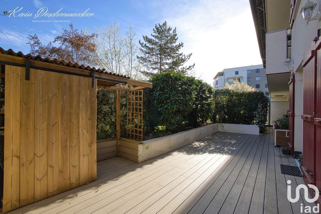 Achat appartement à vendre 4 pièces 79 m² - Saint-Genis-Pouilly