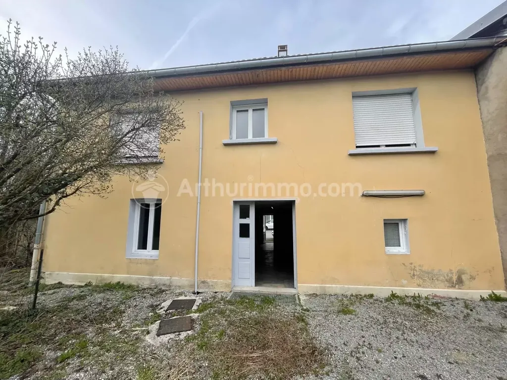 Achat maison à vendre 2 chambres 107 m² - Longevelle-sur-Doubs