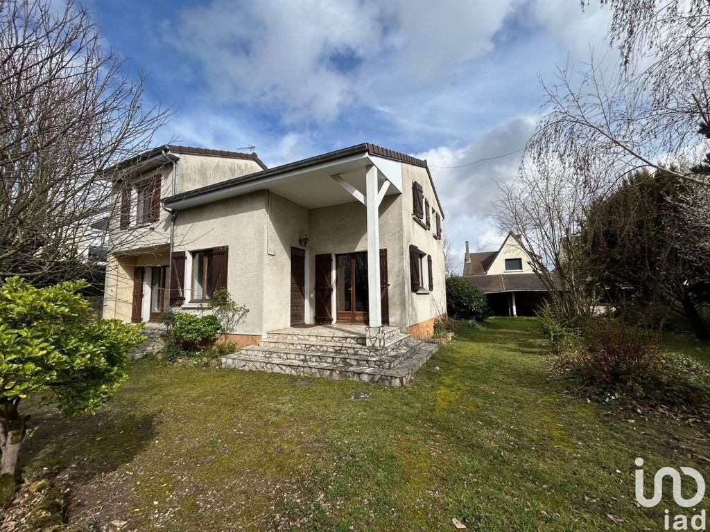 Achat maison à vendre 5 chambres 145 m² - Sainte-Geneviève-des-Bois