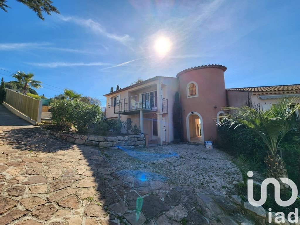 Achat maison à vendre 3 chambres 112 m² - Roquebrune-sur-Argens