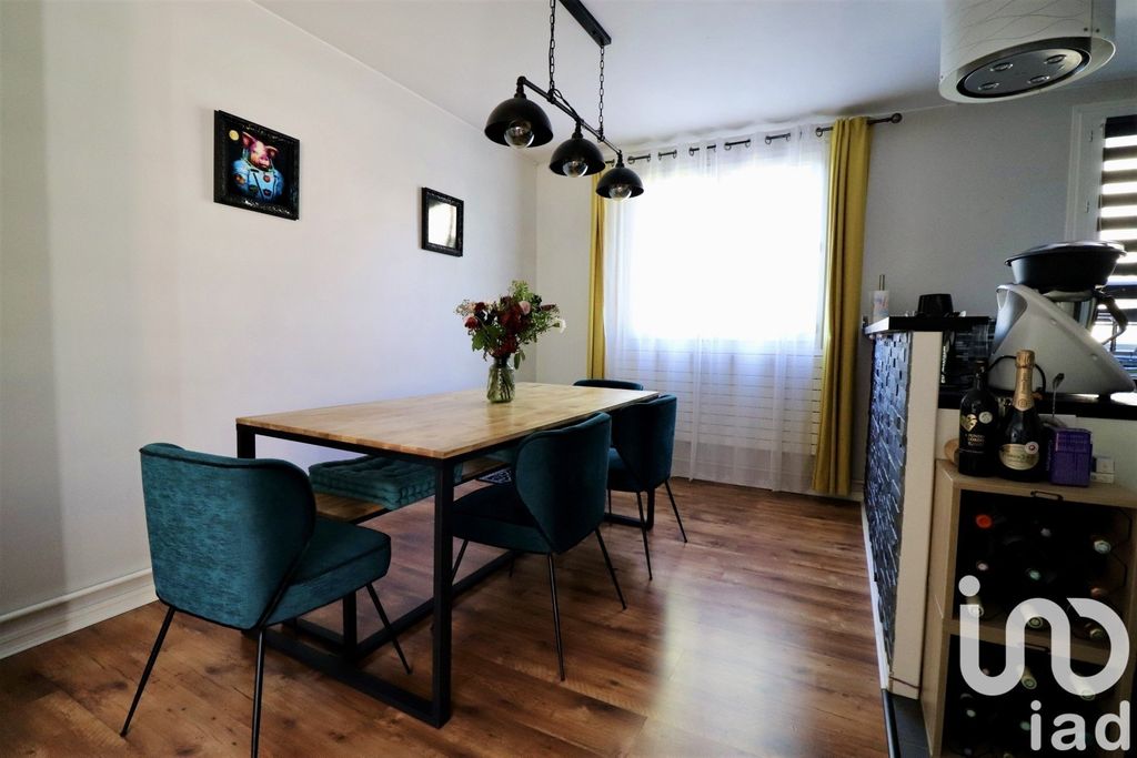 Achat appartement à vendre 4 pièces 67 m² - Sainte-Geneviève-des-Bois