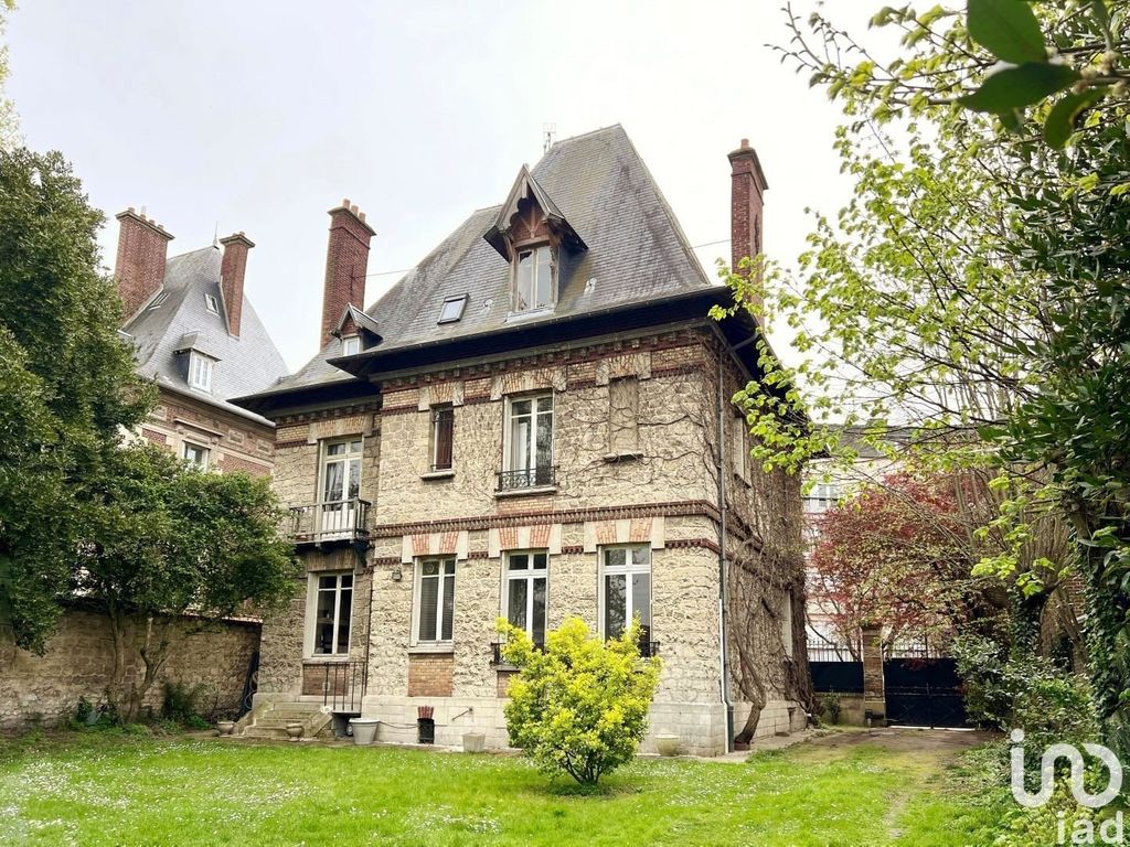 Achat maison à vendre 7 chambres 295 m² - Compiègne