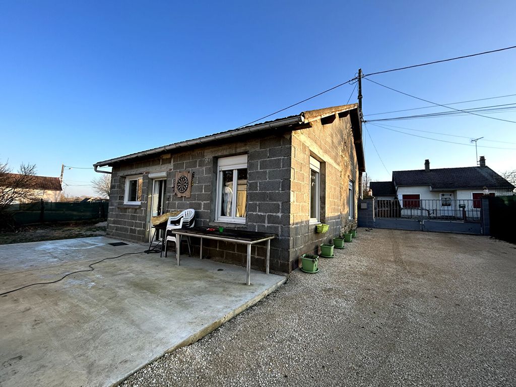 Achat maison à vendre 1 chambre 85 m² - Saint-Pierre-le-Moûtier