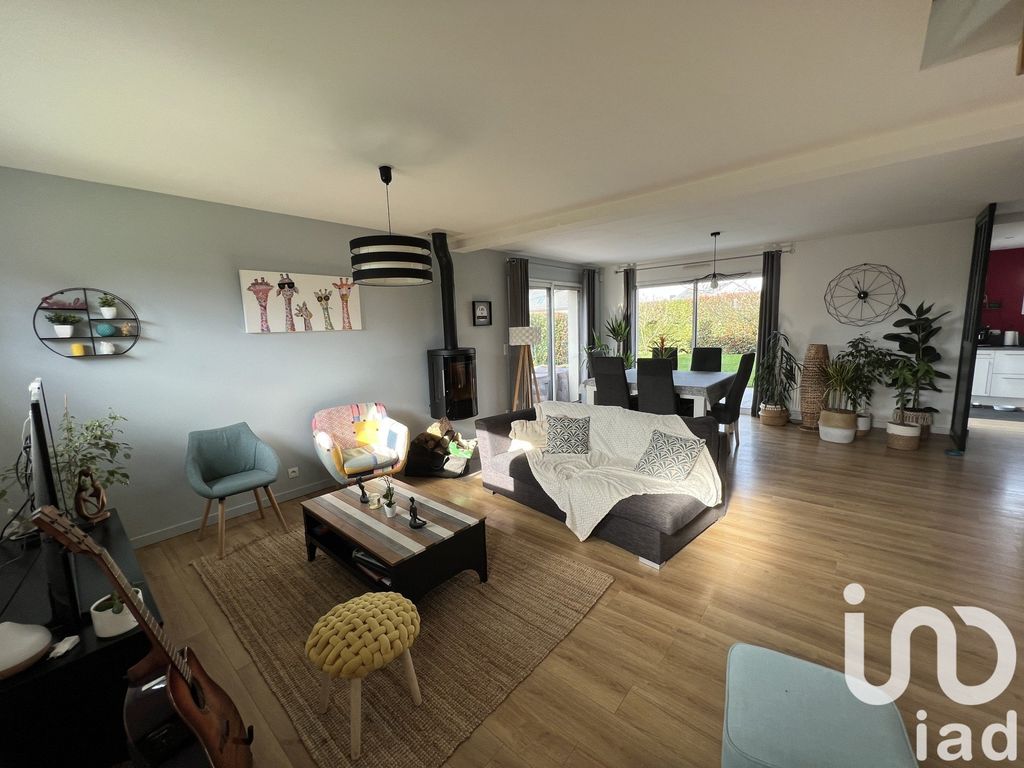 Achat maison à vendre 5 chambres 155 m² - Châteaugiron