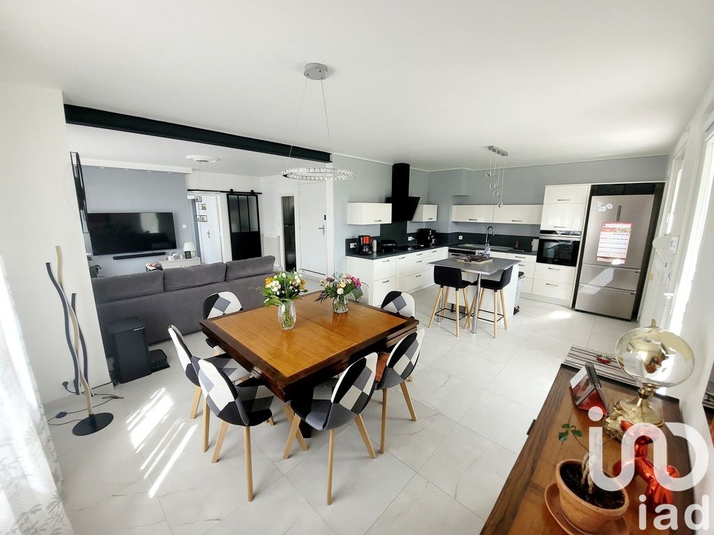 Achat maison à vendre 5 chambres 150 m² - Saint-Parres-aux-Tertres