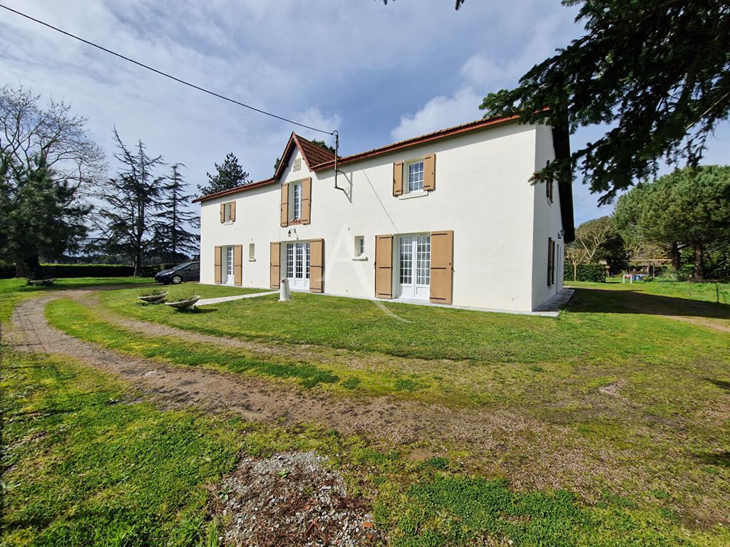 Achat maison à vendre 5 chambres 185 m² - Saint-Mathurin