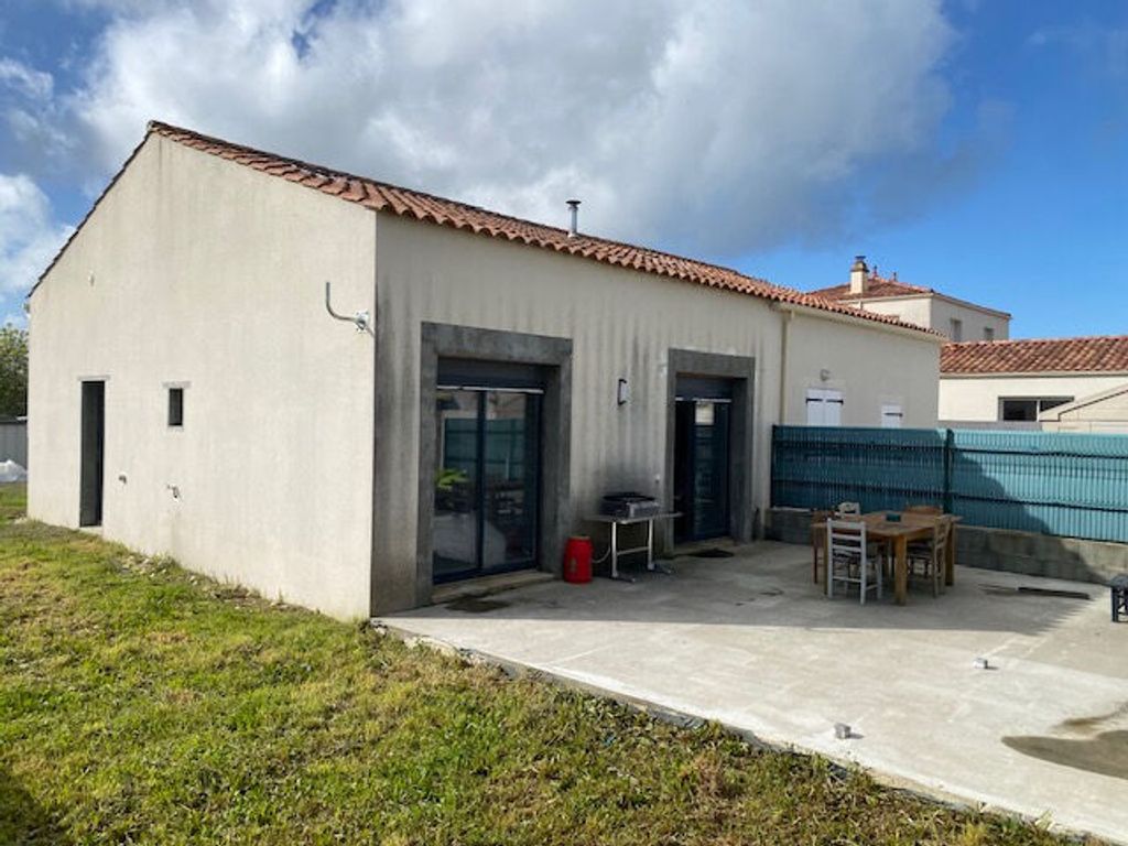 Achat maison à vendre 1 chambre 76 m² - Longeville-sur-Mer