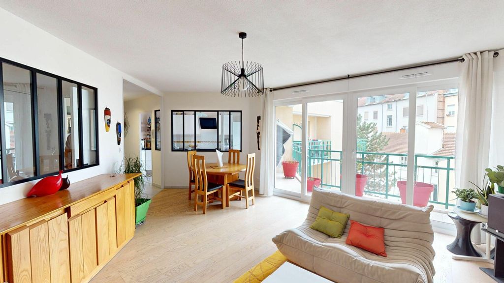 Achat appartement à vendre 3 pièces 76 m² - Lyon 7ème arrondissement