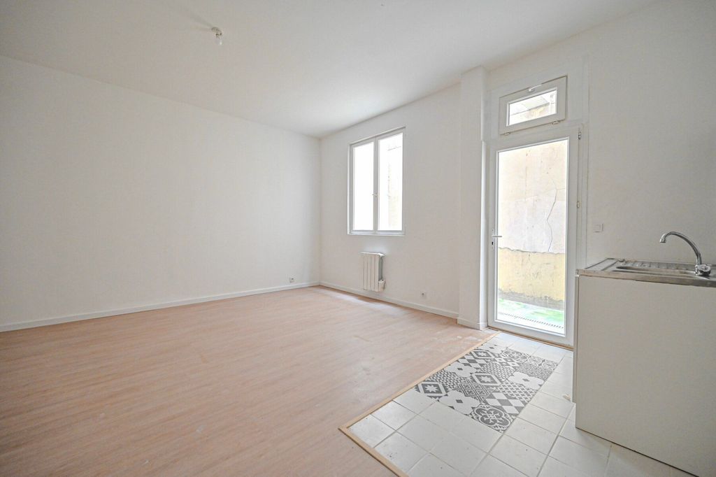 Achat loft à vendre 2 pièces 38 m² - Paris 18ème arrondissement
