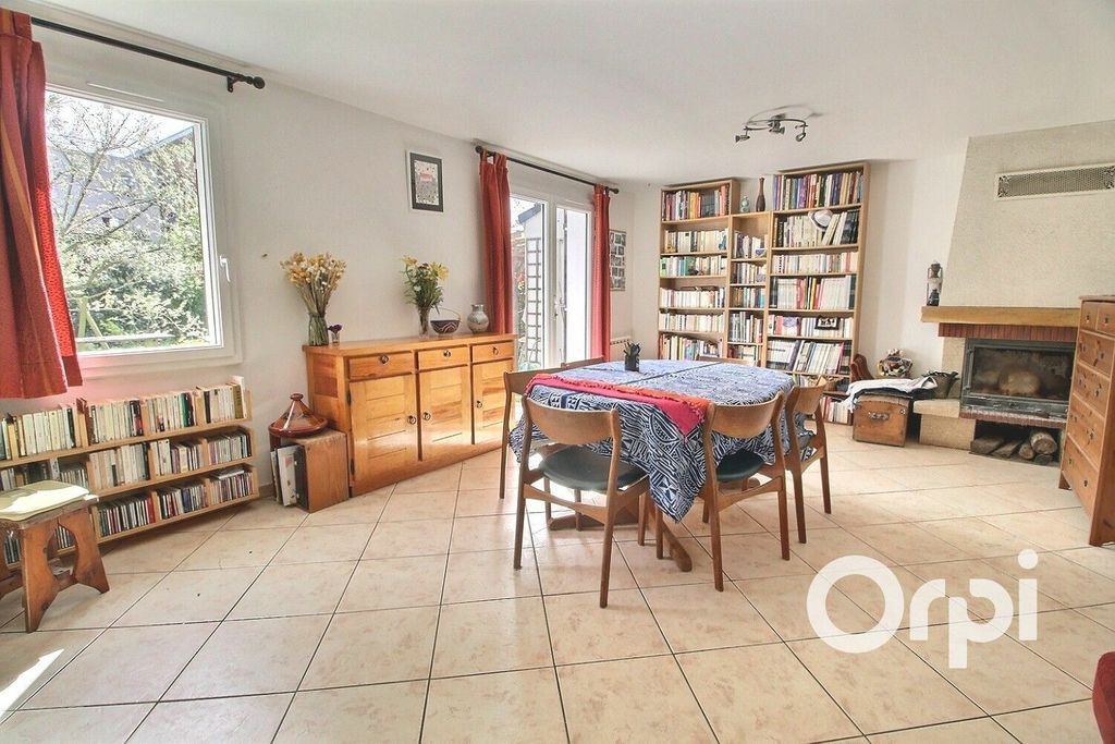 Achat maison à vendre 4 chambres 90 m² - Montigny-le-Bretonneux