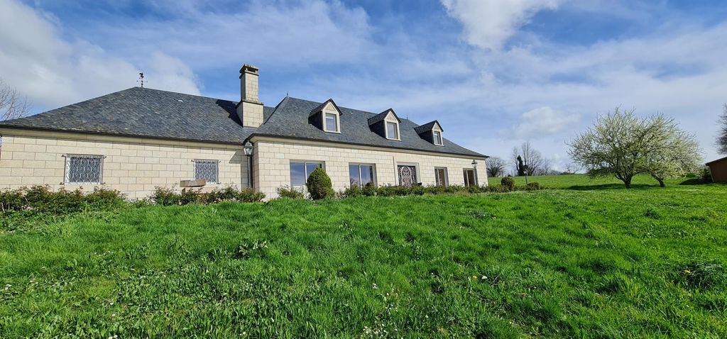 Achat maison à vendre 5 chambres 258 m² - Saint-Clément