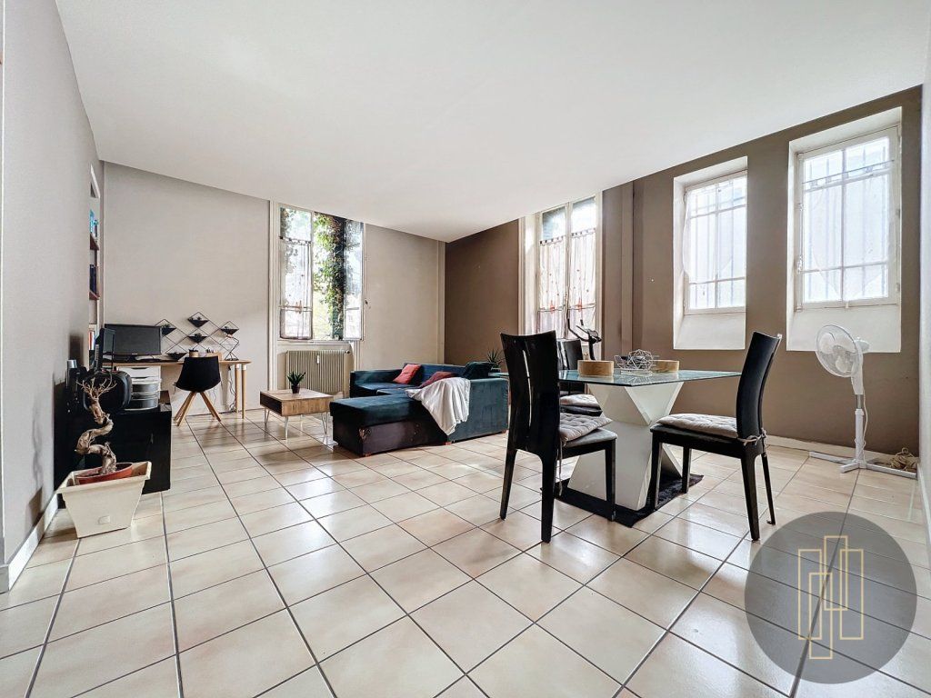 Achat appartement à vendre 3 pièces 98 m² - Villefranche-sur-Saône