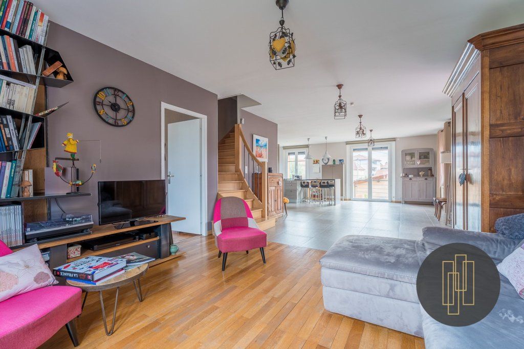 Achat maison à vendre 4 chambres 141 m² - Villefranche-sur-Saône