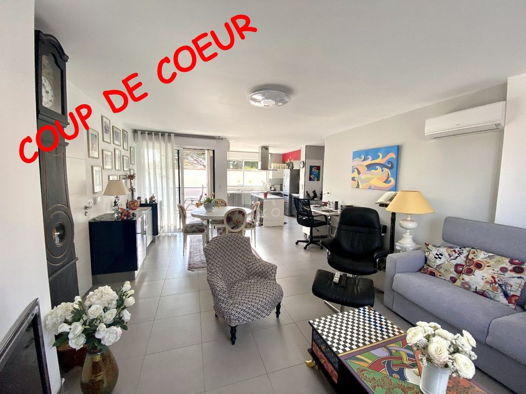 Achat appartement à vendre 2 pièces 63 m² - Saint-Raphaël