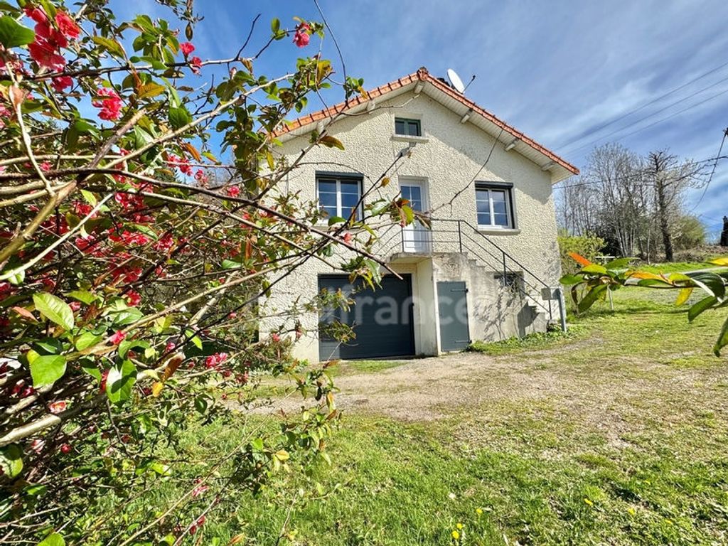 Achat maison à vendre 2 chambres 58 m² - Saint-Priest-la-Prugne