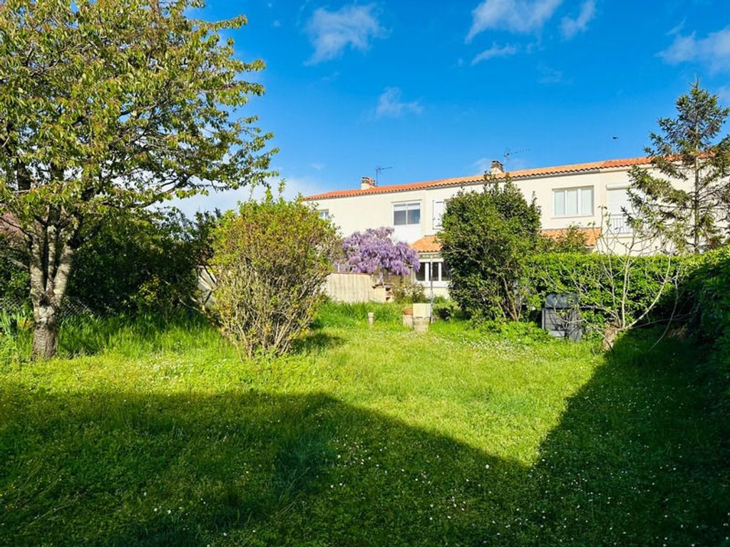 Achat maison à vendre 3 chambres 87 m² - La Rochelle