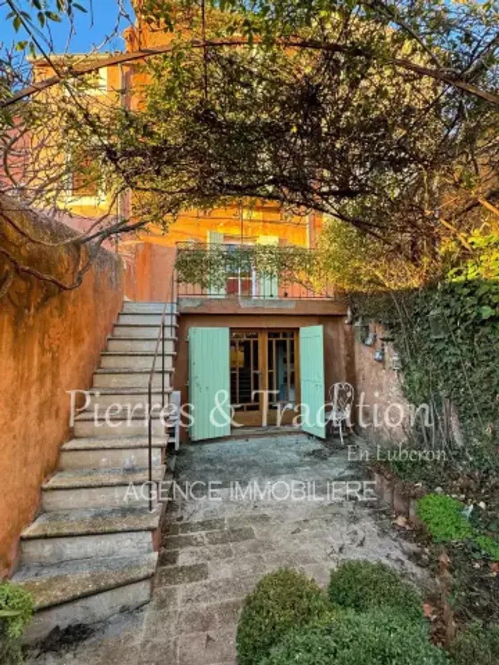 Achat maison à vendre 3 chambres 164 m² - Roussillon