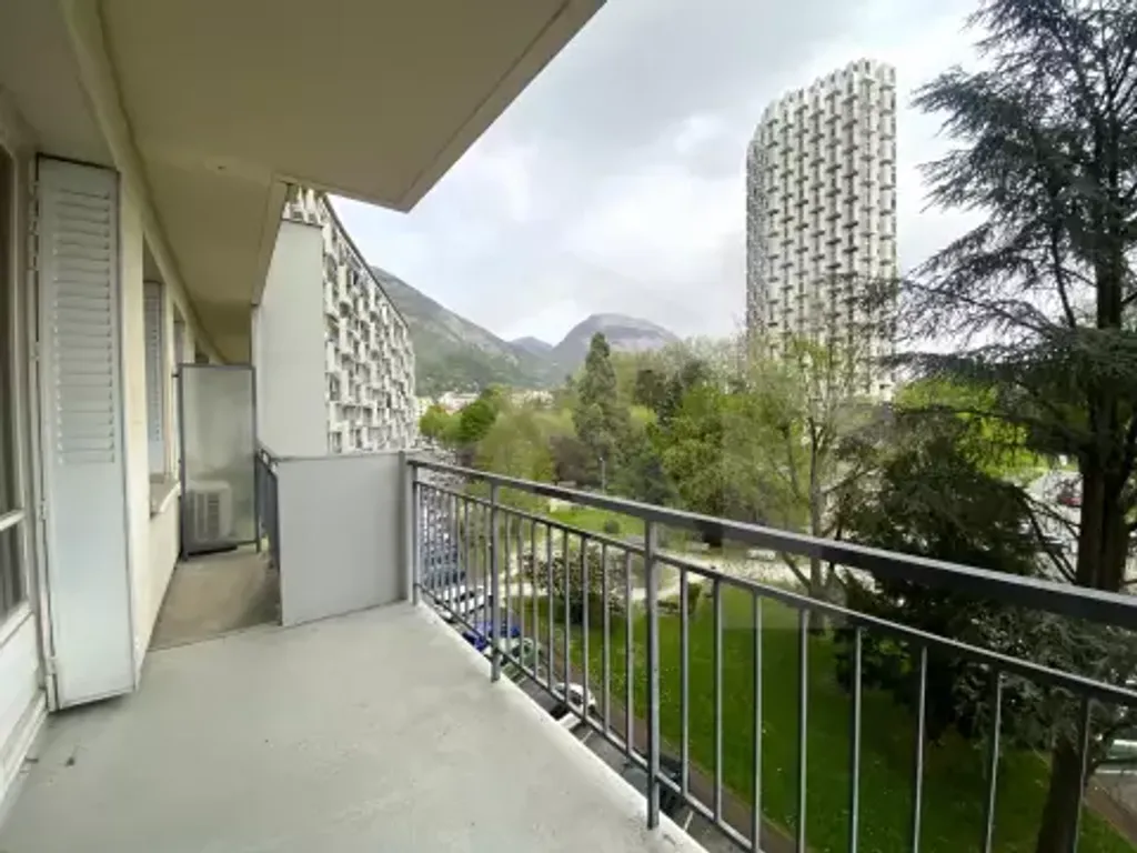 Achat appartement à vendre 3 pièces 84 m² - Grenoble