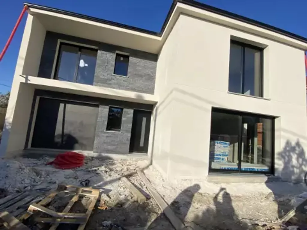 Achat maison à vendre 4 chambres 135 m² - Ormesson-sur-Marne