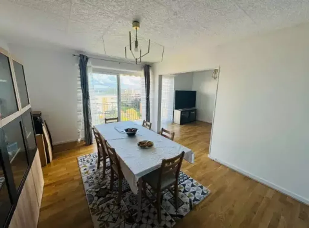 Achat appartement à vendre 5 pièces 86 m² - Rillieux-la-Pape