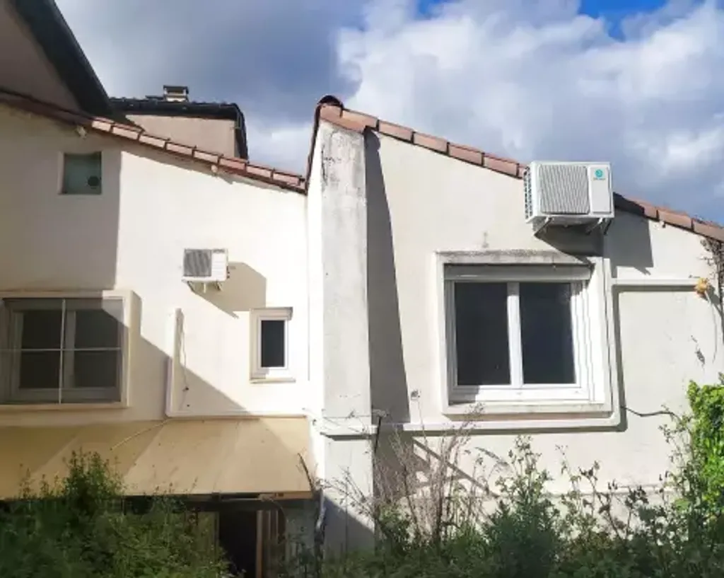 Achat maison à vendre 3 chambres 99 m² - Clermont-l'Hérault