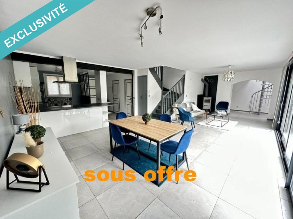 Achat maison à vendre 4 chambres 160 m² - Lésigny