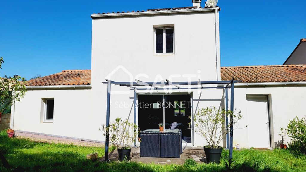 Achat maison à vendre 3 chambres 85 m² - Moutiers-les-Mauxfaits