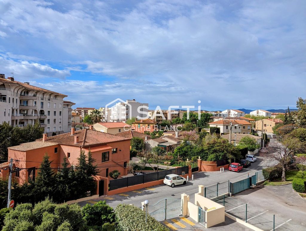 Achat appartement à vendre 3 pièces 65 m² - Saint-Raphaël