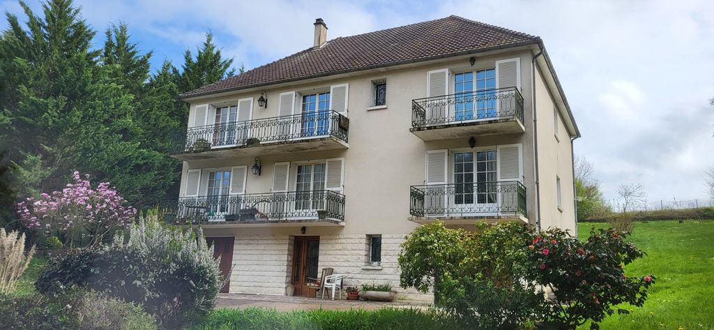 Achat maison à vendre 7 chambres 272 m² - Saint-Pierre-de-Maillé