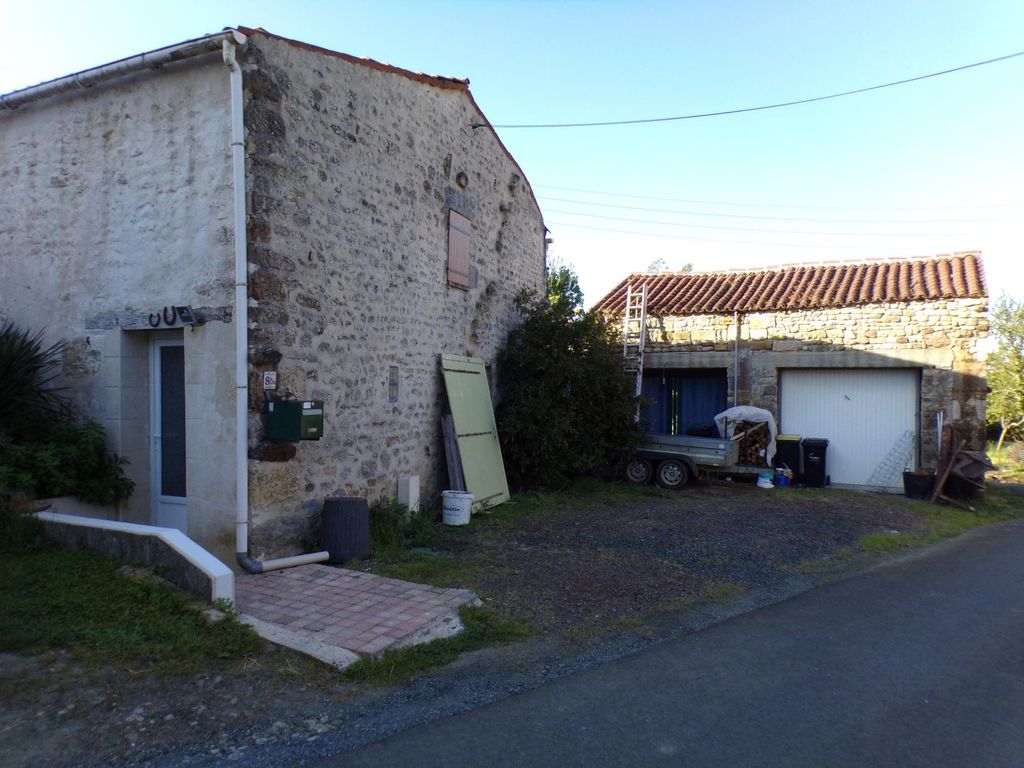 Achat maison à vendre 2 chambres 80 m² - Fontenay-le-Comte