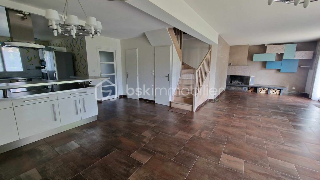 Achat maison à vendre 5 chambres 145 m² - Gournay-sur-Marne