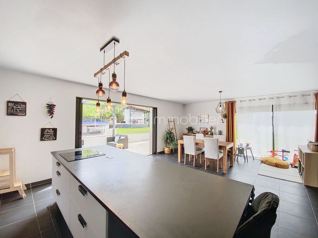 Achat maison à vendre 4 chambres 136 m² - Saint-Martin-de-Londres