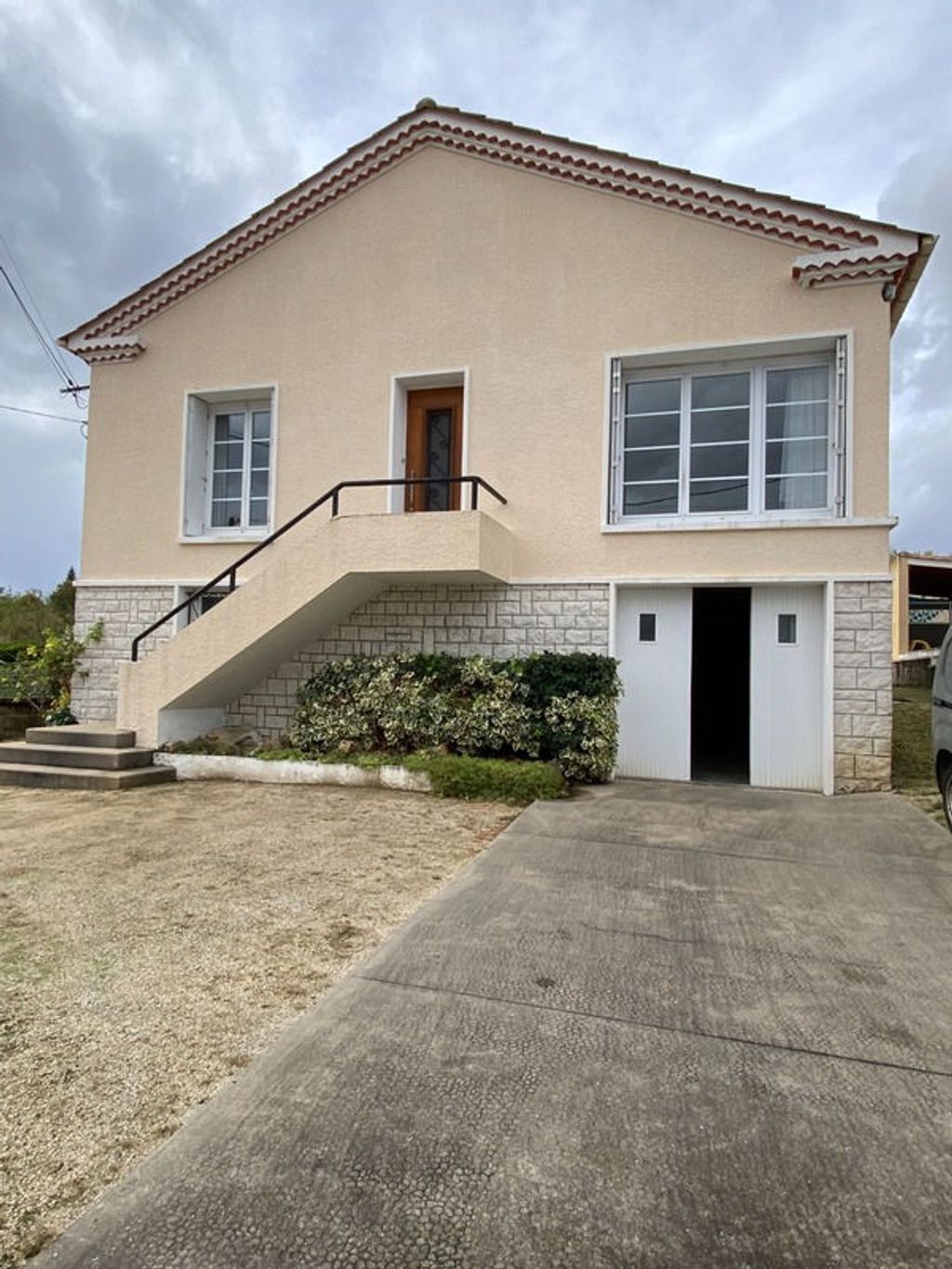 Achat maison à vendre 3 chambres 82 m² - Ruelle-sur-Touvre
