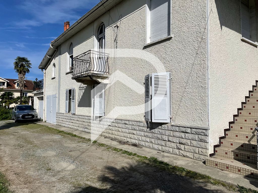 Achat maison à vendre 8 chambres 231 m² - Lons