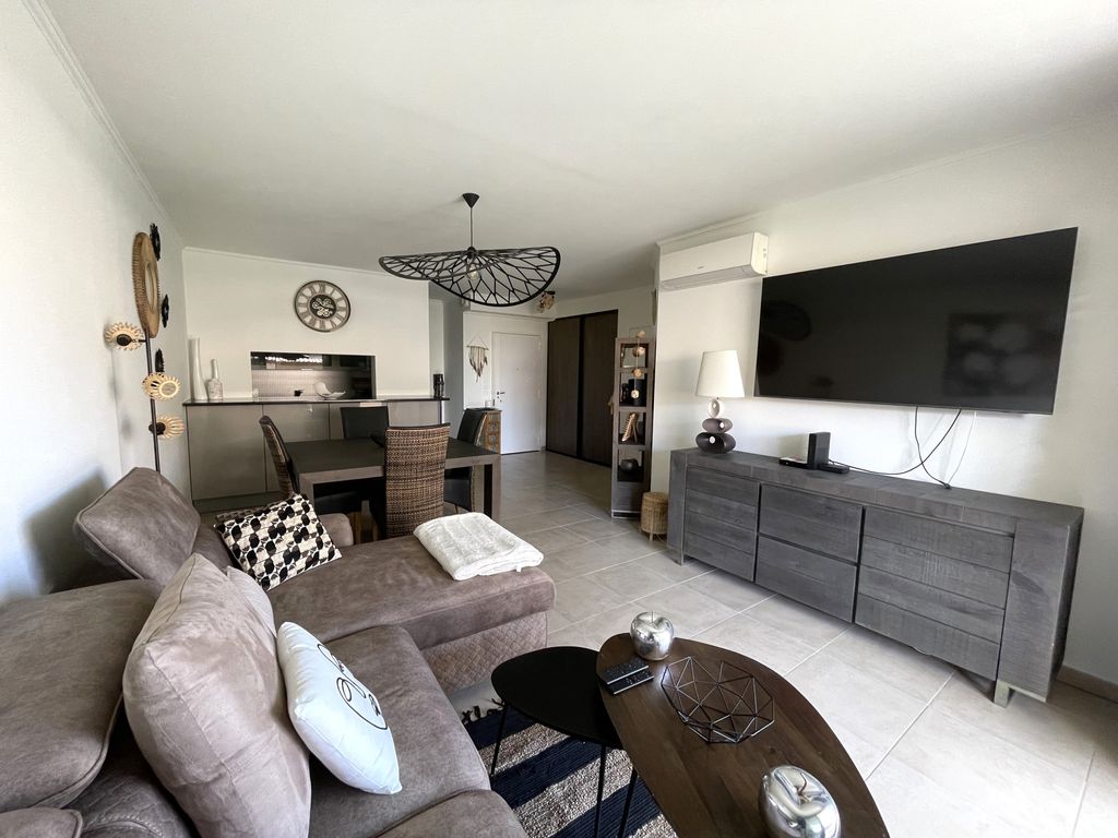 Achat maison à vendre 2 chambres 69 m² - Cavalaire-sur-Mer