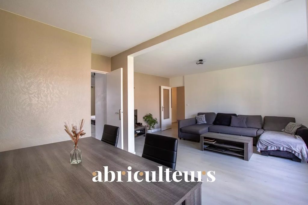 Achat appartement 5 pièce(s) Vaulx-en-Velin
