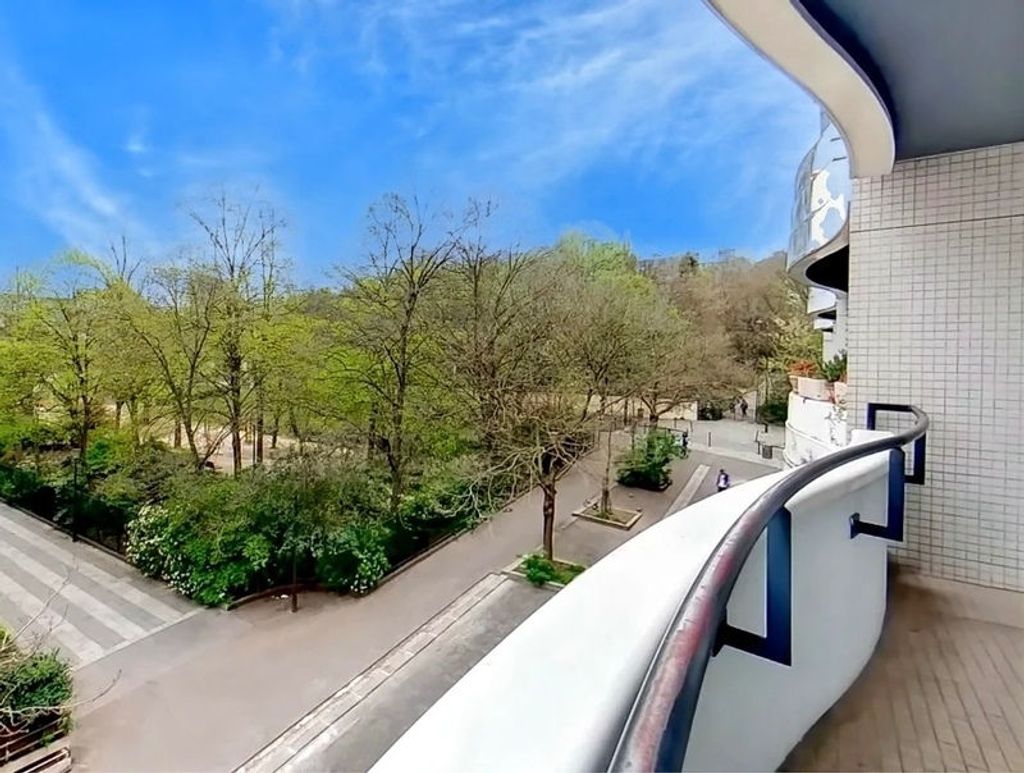 Achat appartement à vendre 3 pièces 74 m² - Paris 20ème arrondissement