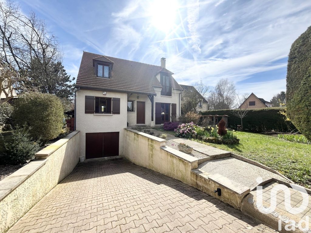 Achat maison à vendre 4 chambres 166 m² - Mandres-les-Roses