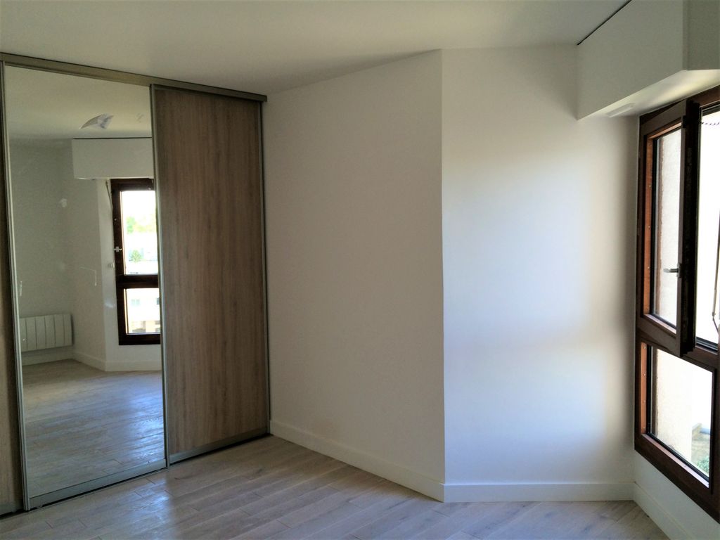 Achat appartement à vendre 4 pièces 95 m² - Puteaux